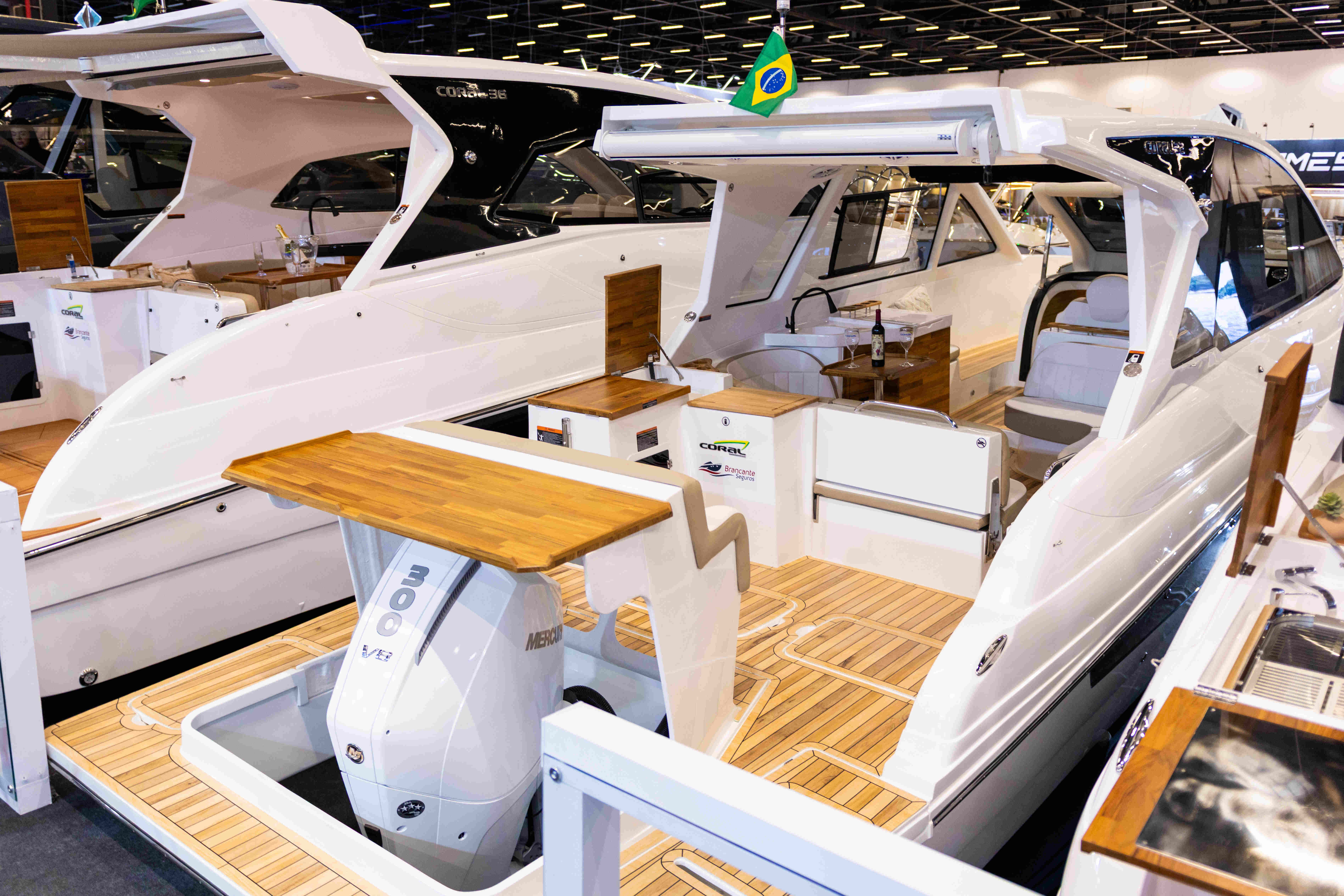Coral 32 Sea Breeze é destaque do estaleiro no São Paulo Boat Show 2025